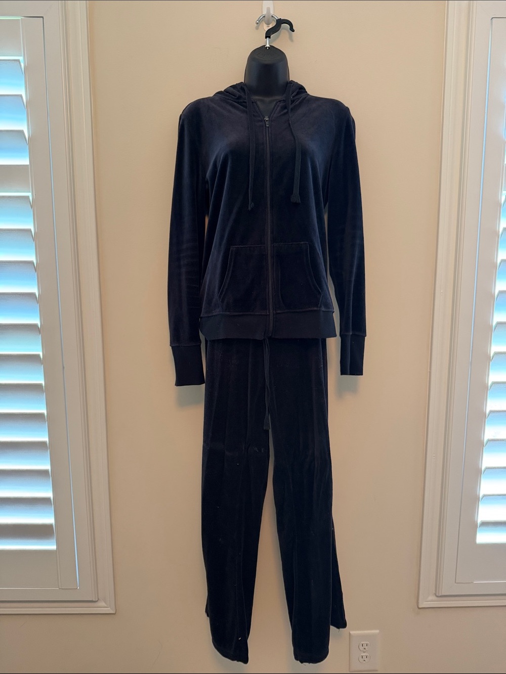 Rue21 Black Velour Zip Hoodie & Jogger Pants Set - Picture 2 of 2